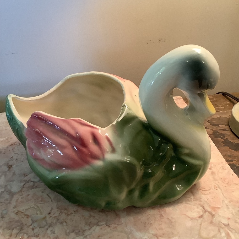 Vintage USA Ceramic Swan Planter - Picture 3 of 6